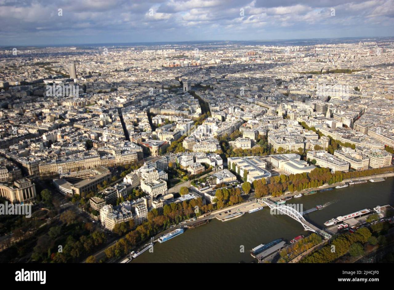 Mystery drone paris